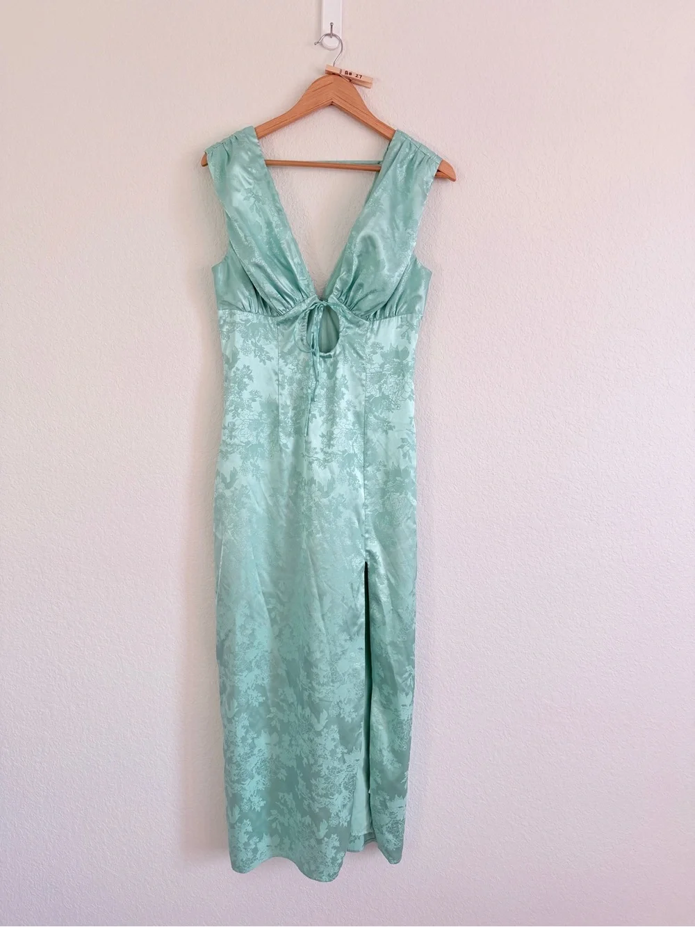Anthropologie Mint green Satin Maxi Dress with Keyhole front size small - Picture 5 of 15